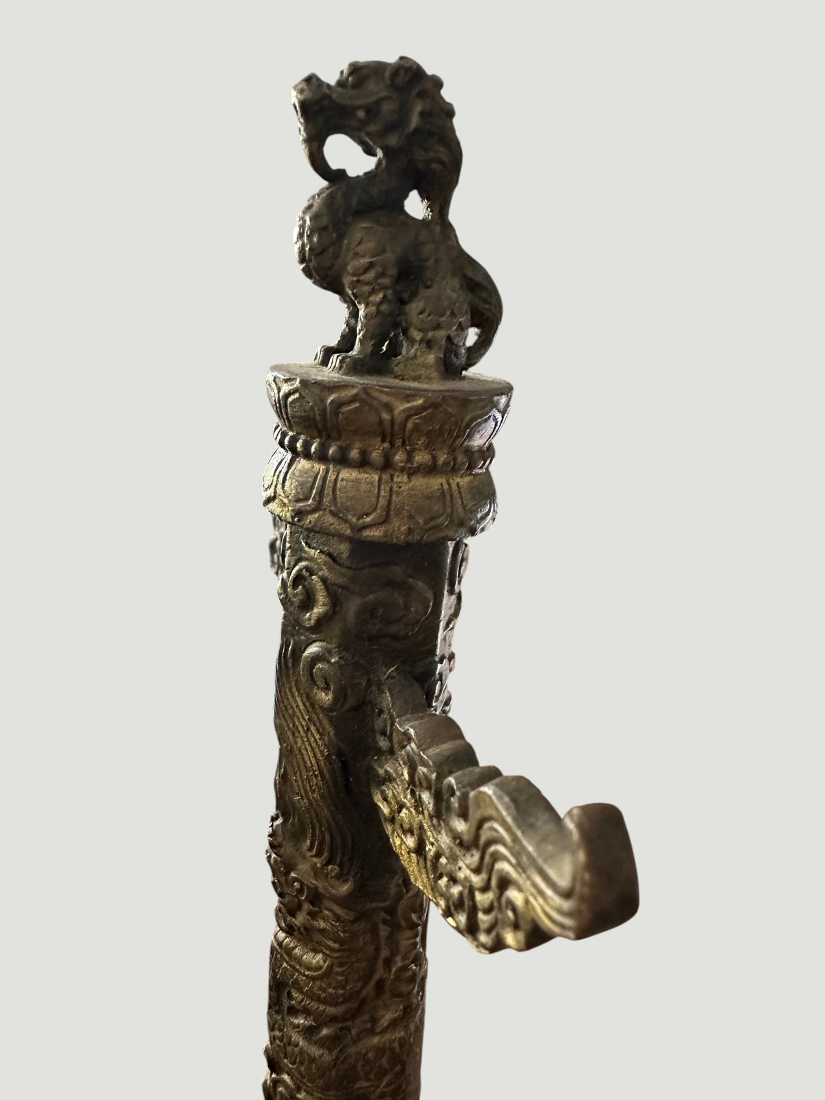 Klassieke Bronzen Huabiao Zuil met Draak & Beschermleeuwen (27 cm)