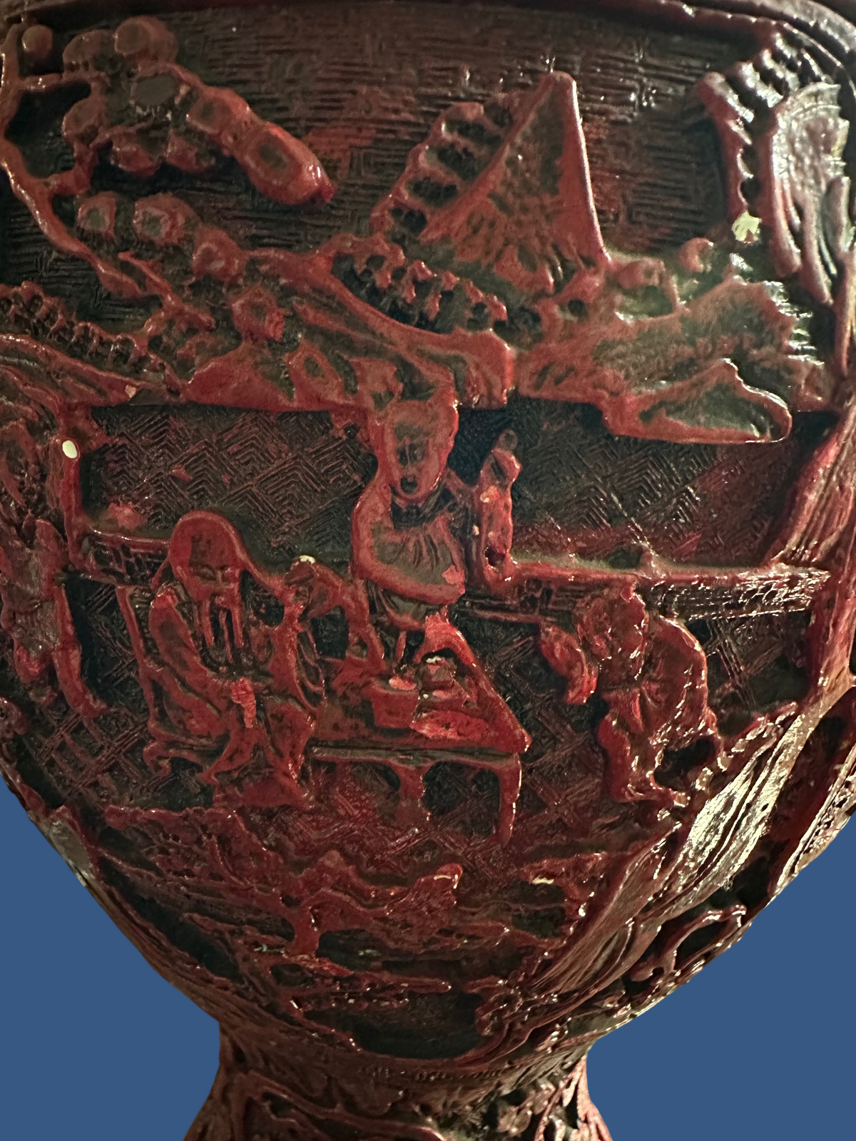 Grote Chinese reliëfvaas in cinnabar-stijl – rood &amp; zwart – 50 cm