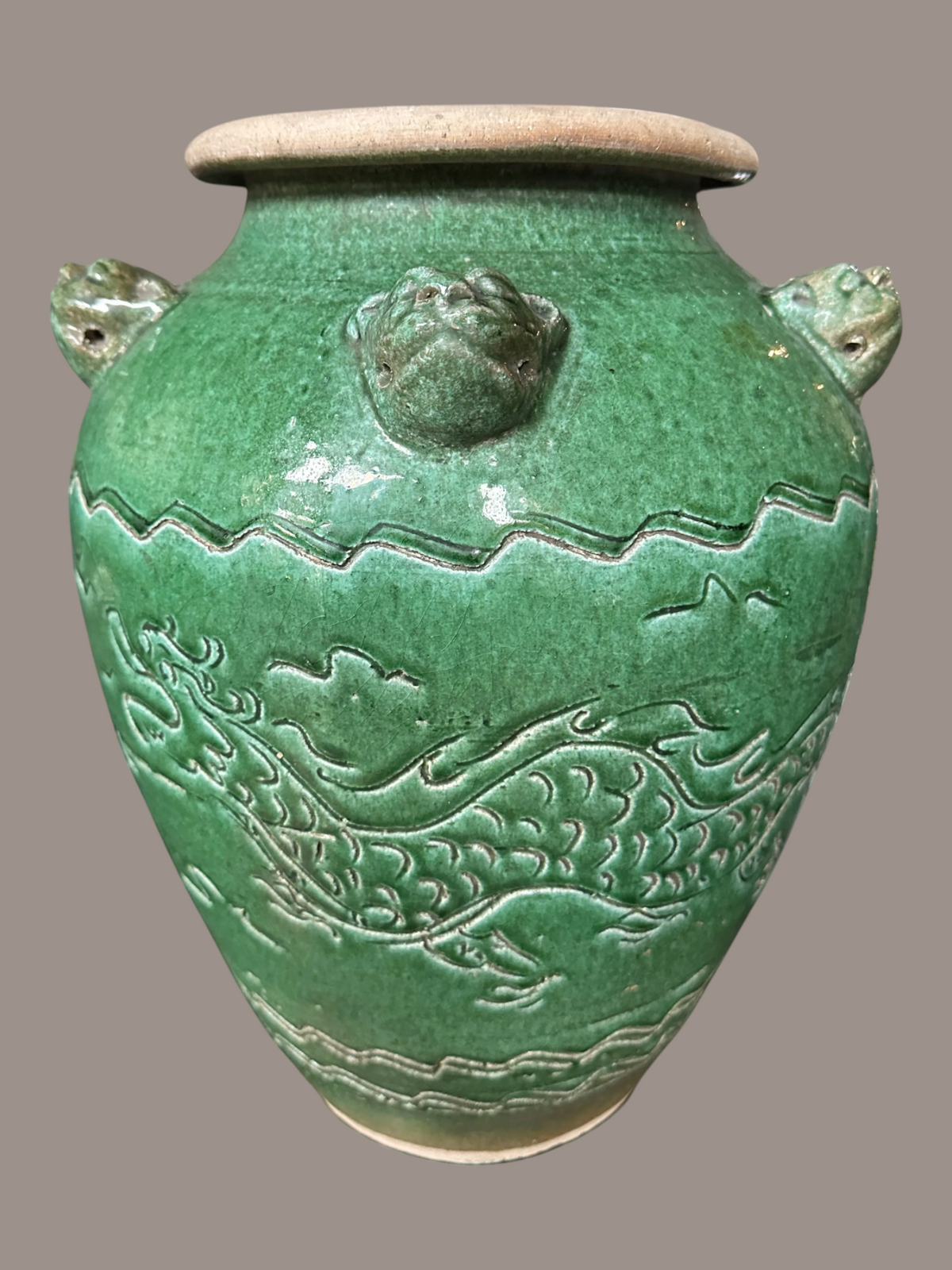 Chinese groen geglazuurde keramische drakenpot