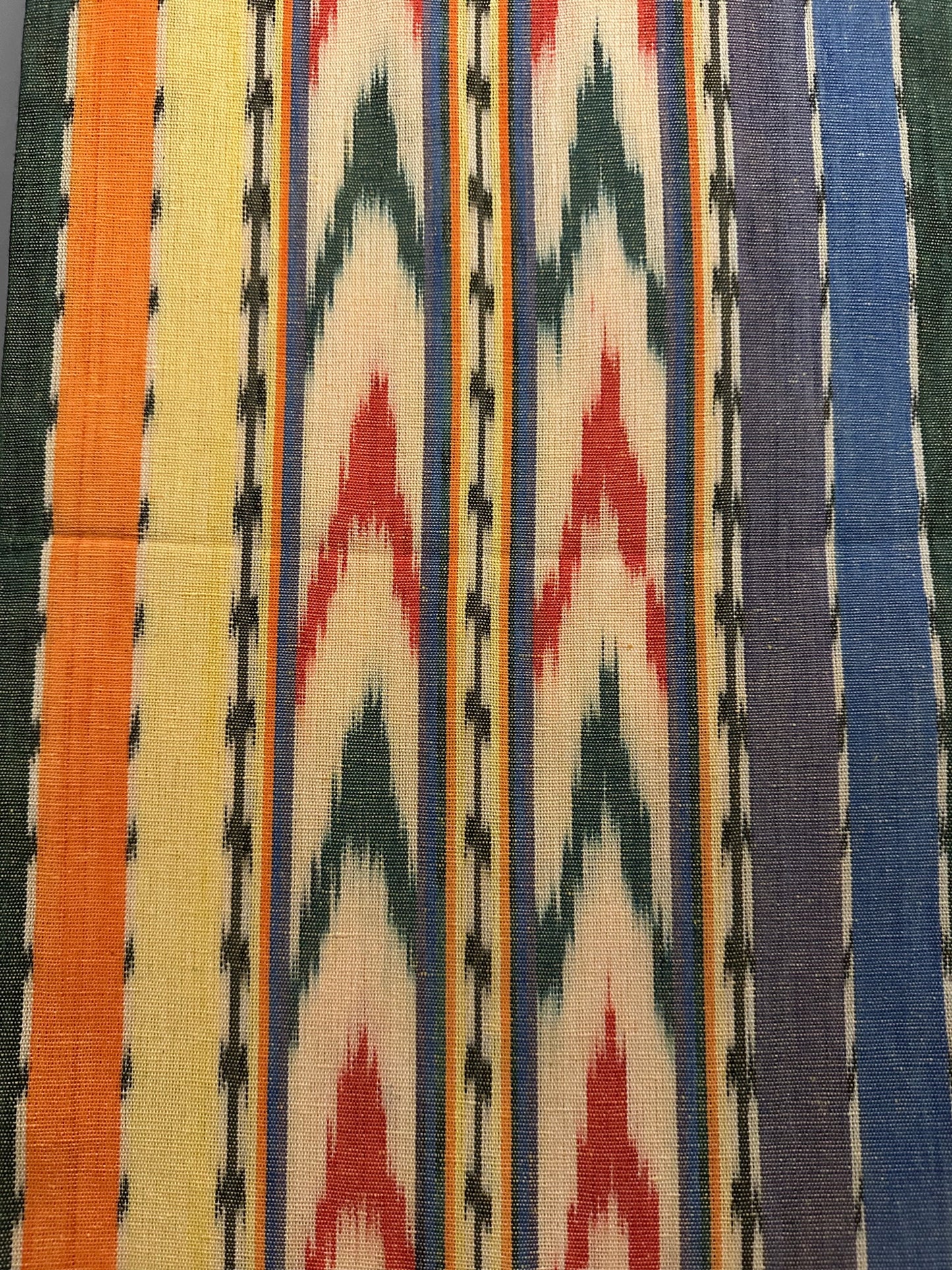 Ikat Woontextiel – Sumba, Indonesië – 240 × 120 cm, Blauw Oranje, meerkleurig